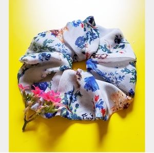 HANDMADE FLORAL SCRUNCHIE
